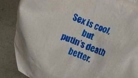 „Sex je fajn, ale Putinova smrť je lepšia.“ Ruska dostala ďalšiu pokutu, za „diskreditáciu armády“