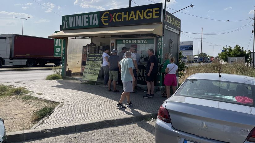Na Rumunskej strane si v tejto búdke musíte...