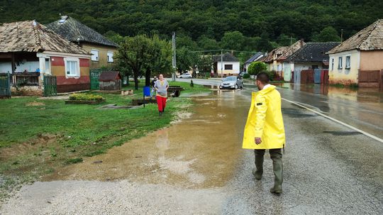 V obci Pašková v nedeľu odstraňovali škody po...