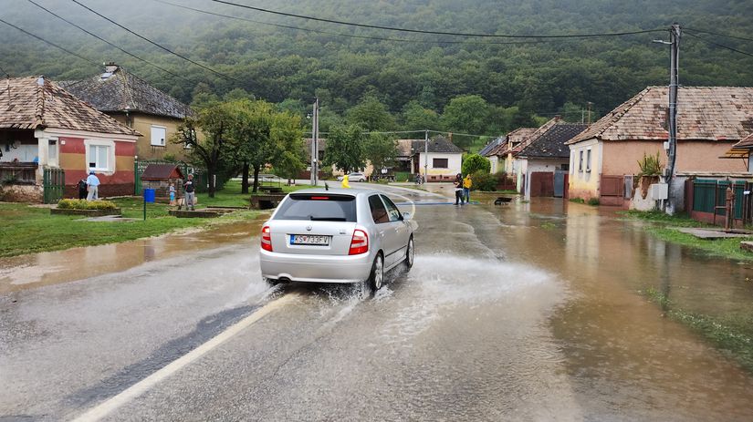 V obci Pašková v nedeľu odstraňovali škody po...