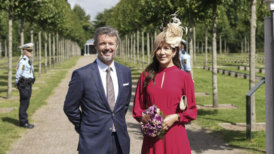 Dánsky korunný princ Frederik a korunná...