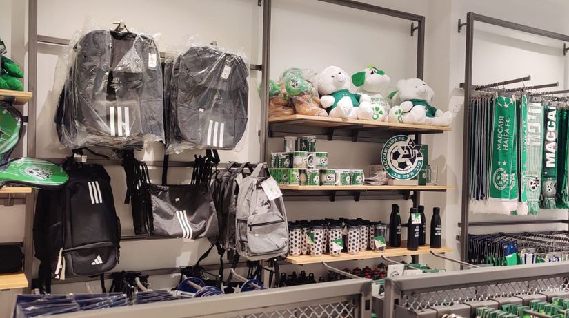 Fanshop Maccabi Haifa pred súbojom so Slovan...