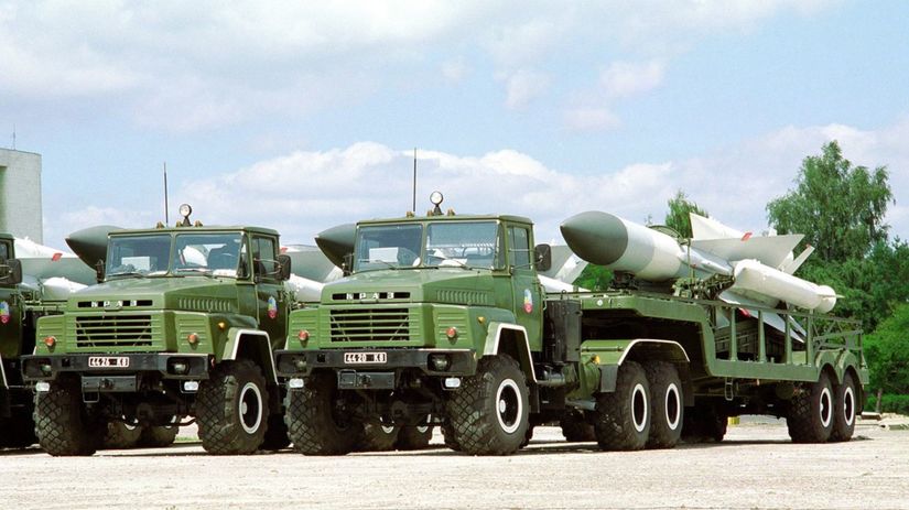 Rakety S-200 v Kyjeve v roku 1998.