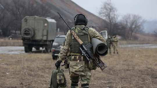 Posielajú nás na bitúnok. Ruskí väzni najatí do bojov na Ukrajine kritizujú podmienky v armáde