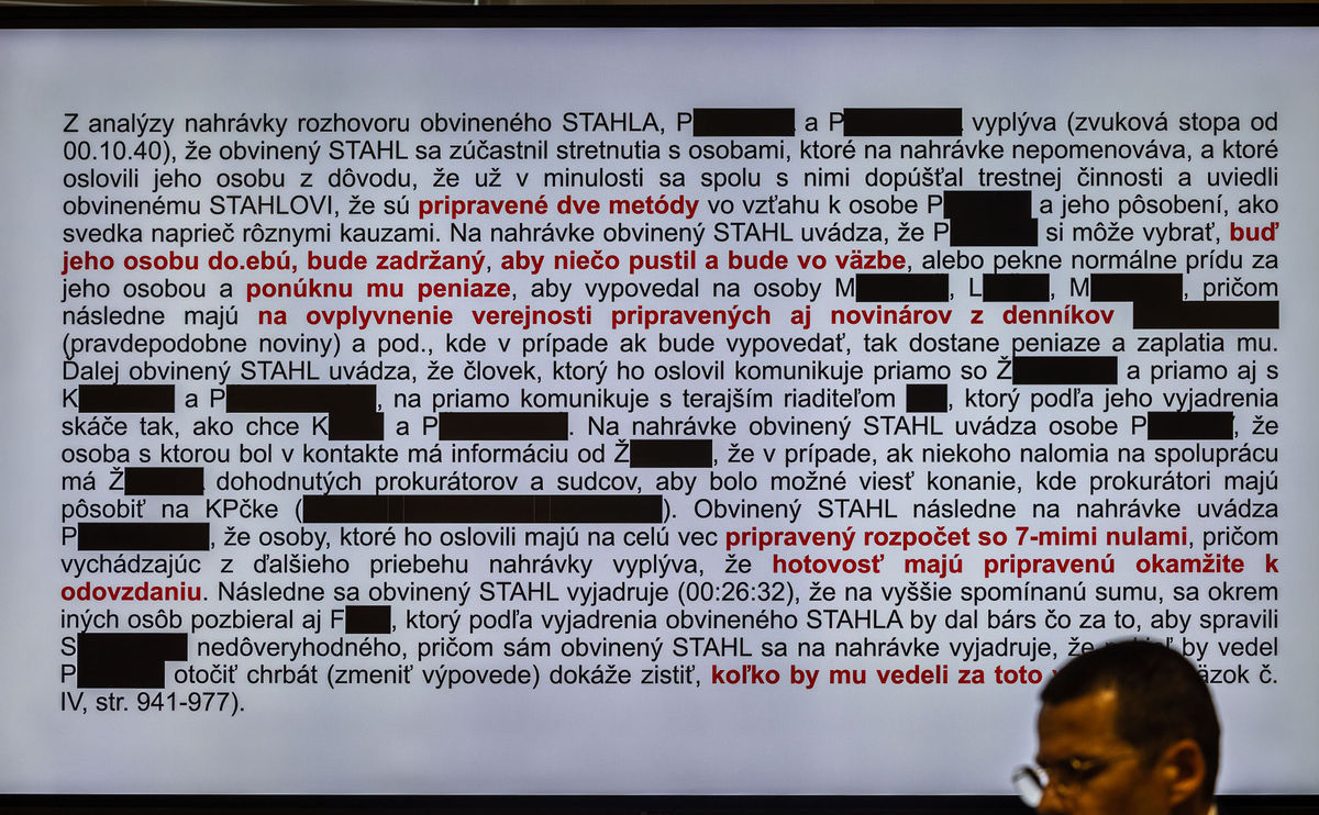 Policajný prezident Štefan Hamran prezentuje...