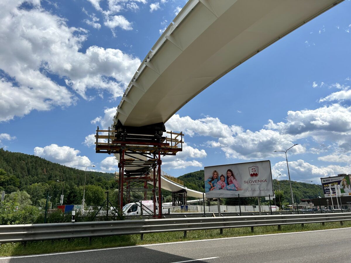 Výstavba nového banskobystrického cyklomosta je...