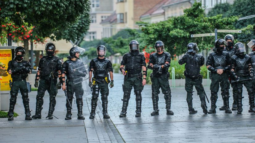 Ťažkoodenci boli v uliciach Trnavy pripravení...