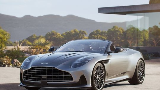 Aston Martin - DB12 Volante