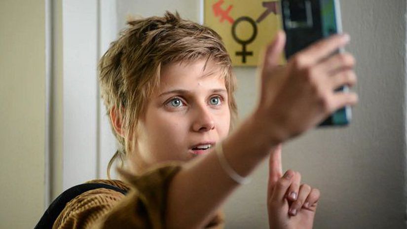 Film #annaismissing