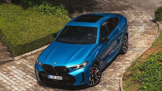 BMW X6 M60i