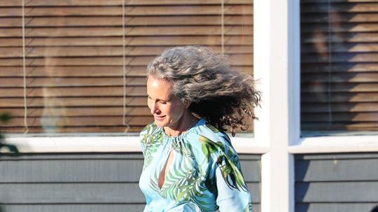  Andie MacDowell na svadbe Margaret Qualleyovej...