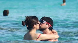 Dominic Cooper a jeho partnerka, herečka Gemma Chan