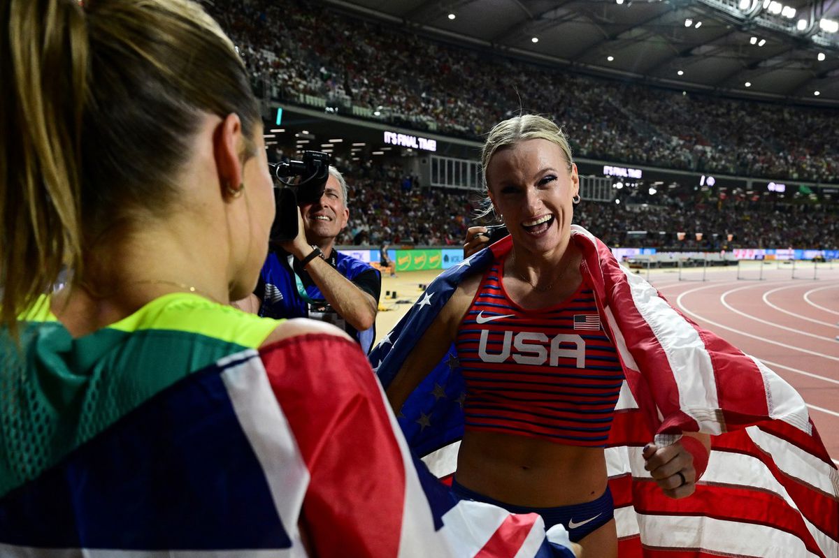 Austrálčanka Nina Kennedyová a Američanka Katie...