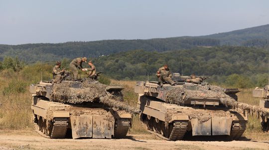 NATO cvičí na Slovensku. Reagovalo na ruskú agresiu a vypustilo leopardy