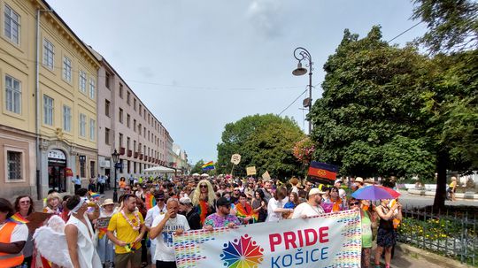 Košický Pride vyvrcholil pochodom cez mesto. Kotlebovcom sa to nepáčilo