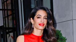 Amal Clooney v roku 2022.