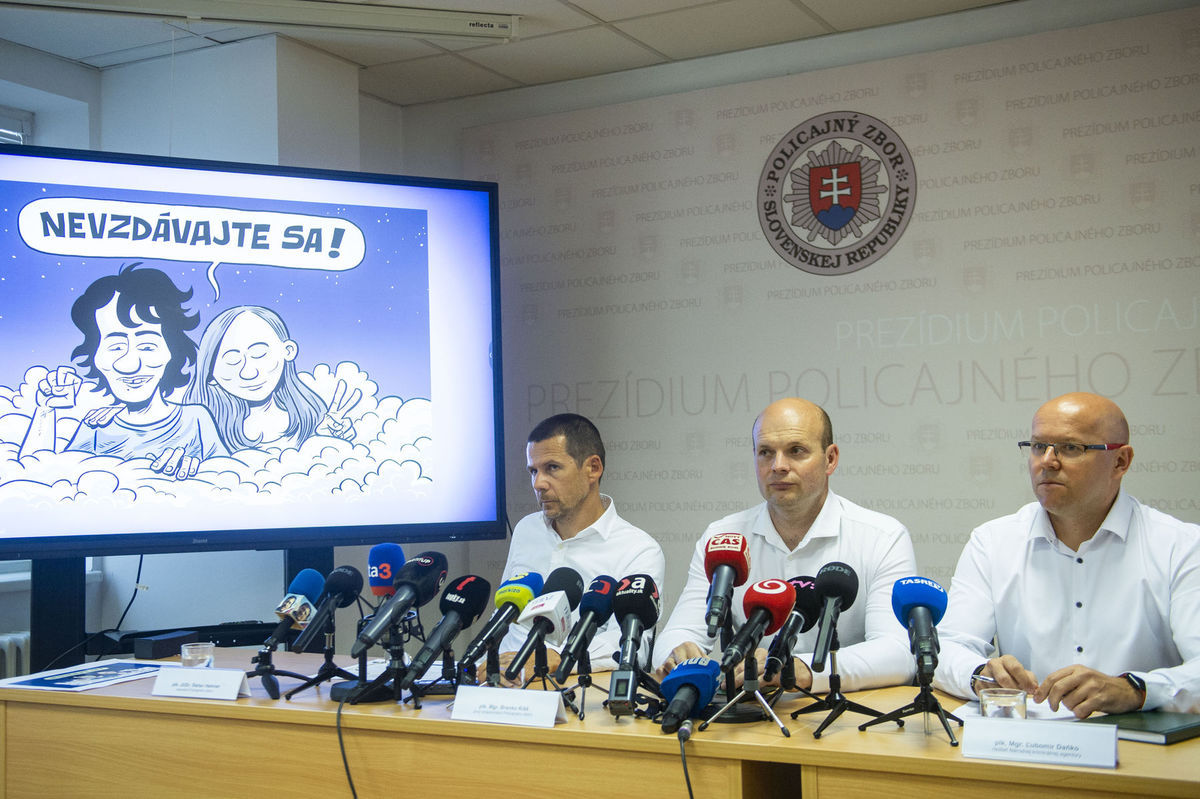 Zľava: prezident Policajného zboru Štefan...