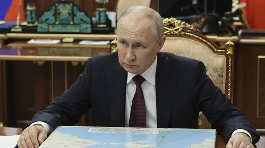 Putin na začiatku vojny šíril hoaxy a od Scholza žiadal: Uznajte Krym za ruský