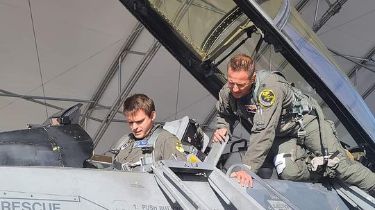 F-16 na Záhorí? Exminister obrany Sklenár vysvetlil, čo by spôsobil presun stíhačiek zo Sliača do Kuchyne
