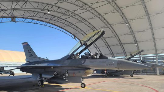 Výcvik slovenských pilotov na stíhačkách F-16 v...