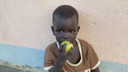 NEPOUZ, Uganda, Guava je oblubenym ovocim aj u nasich deti