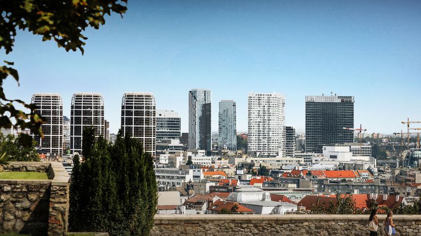 Panorámu Bratislavy doplní dvojica štíhlych...