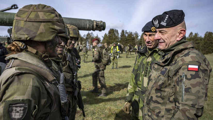 Hlavný veliteľ poľských ozbrojených síl generál...