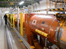 CERN, Veľký hadrónový urýchľovač, LHC
