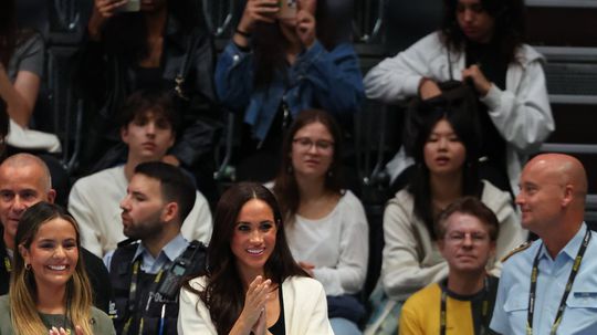 Vojvodkyňa  Meghan zvolila ľanové šortky značky...