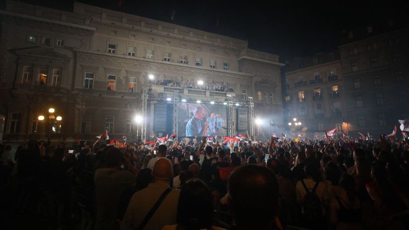 Novaka Djokoviča vítali v Belehrade davy ľudí.