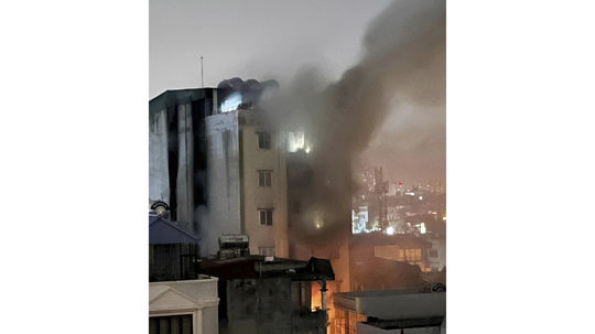 Veľký požiar bytového domu v Hanoji si vyžiadal 30 mŕtvych