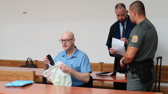 Prokurátor navrhuje Ruskovi v kauze prípravy vraždy Klaus-Volzovej 21 rokov väzenia. On trvá na nevine