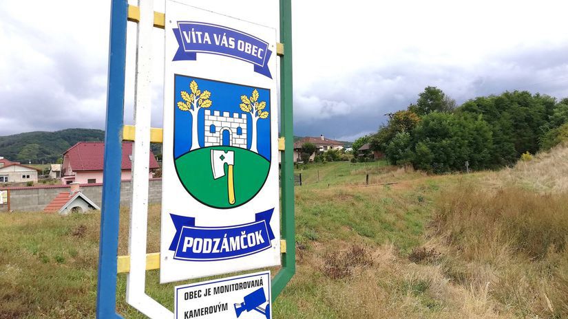 Podzámčok je dedinka obklopená peknou prírodou.