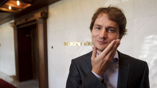 Poslanec z klubu SaS Igor Matovič ukazuje, kam...