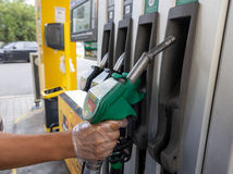 Budeme platiť za benzín a naftu dve eurá?...