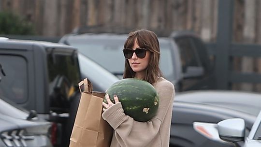 Herečka Dakota Johnson na návšteve lokálneho...