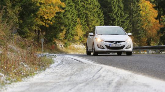 V stúpaní na Čertovicu havaroval kamión, cestu dočasne uzavreli