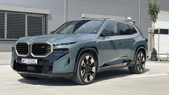 BMW XM (2023)
