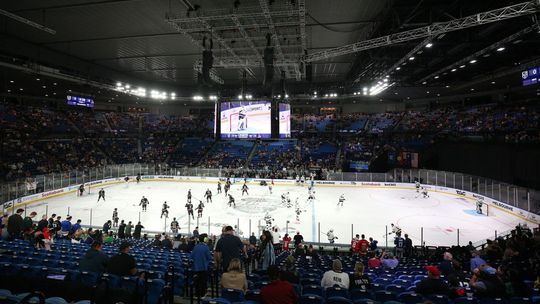 Premiéru NHL na južnej pologuli sprevádzali problémy. Nádherným gólom rozhodol mladík, ktorý v drafte pokoril Wrighta