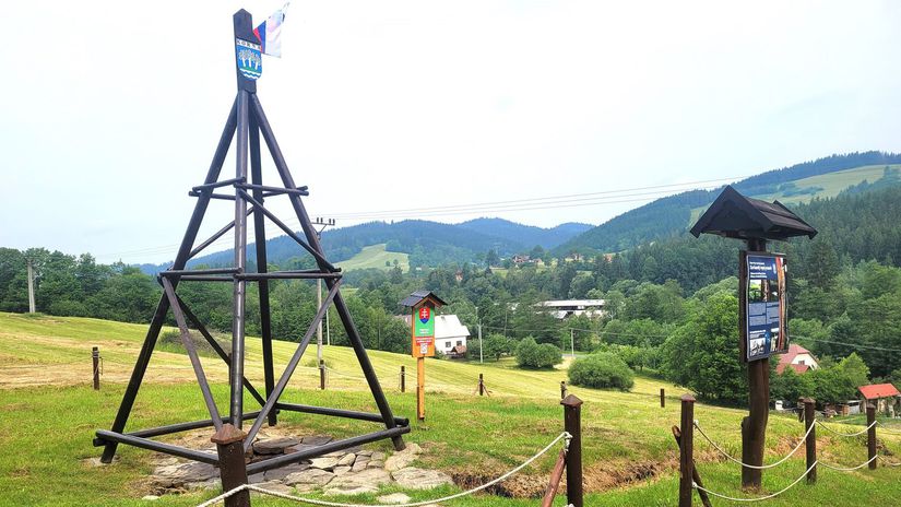 Ropný prameň vyhľadávajú mnohí turisti.