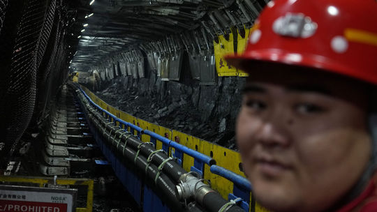 Požiar v čínskej uhoľnej bani si vyžiadal 16 obetí