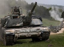 ONLINE: Kyjev sa dočkal. Americké 'supertanky' Abrams sú na Ukrajine