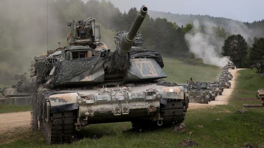 ONLINE: Abramsy aj Bradley. Americká armáda presúva tanky a bojové vozidlá z Nemecka do Poľska
