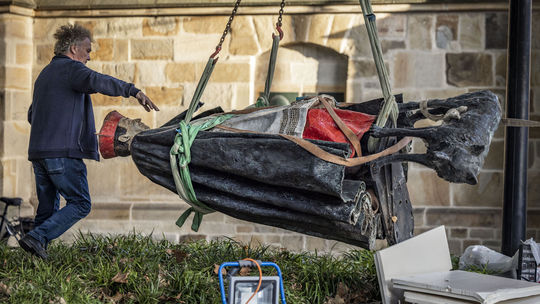 Slúžil aj v armáde. V Nemecku demontovali sochu jedného z najznámejších duchovných