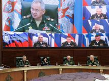 Rusko zverejnilo zábery s údajne mŕtvym admirálom. Sedí bez pohnutia a nič nepovie