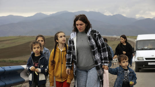 Hranice z Karabachu prekročilo už vyše 100-tisíc utečencov