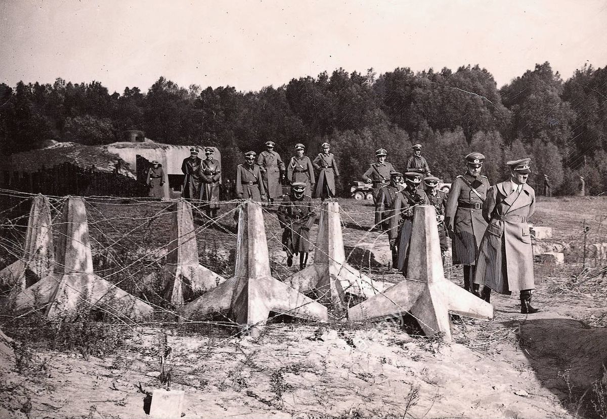 25. októbra 1938 sa pri bunkri B-S 4 zastavil...