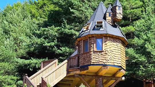 Tritisíc šindľov pribíjal Jakub Kovaliček...