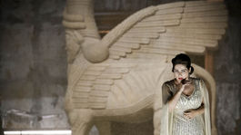 Jolana Fogašová v slávnej  historická hudobná...