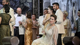 Jolana Fogasova  zbor Opery SND Nabucco